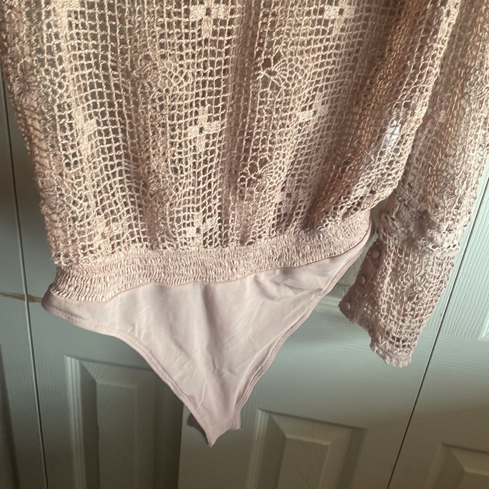 Free People NWT ONLT THE BEST Boho Floral Crochet Bodysuit Size large - Picture 11 of 16
